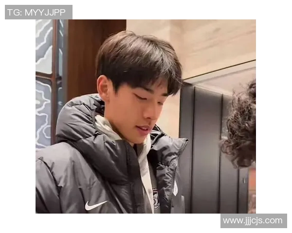 2025年足球球星五官美貌排行榜 颜值与实力并存的球场新风潮